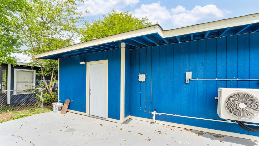 Building Photo - 4530 Walzem Rd