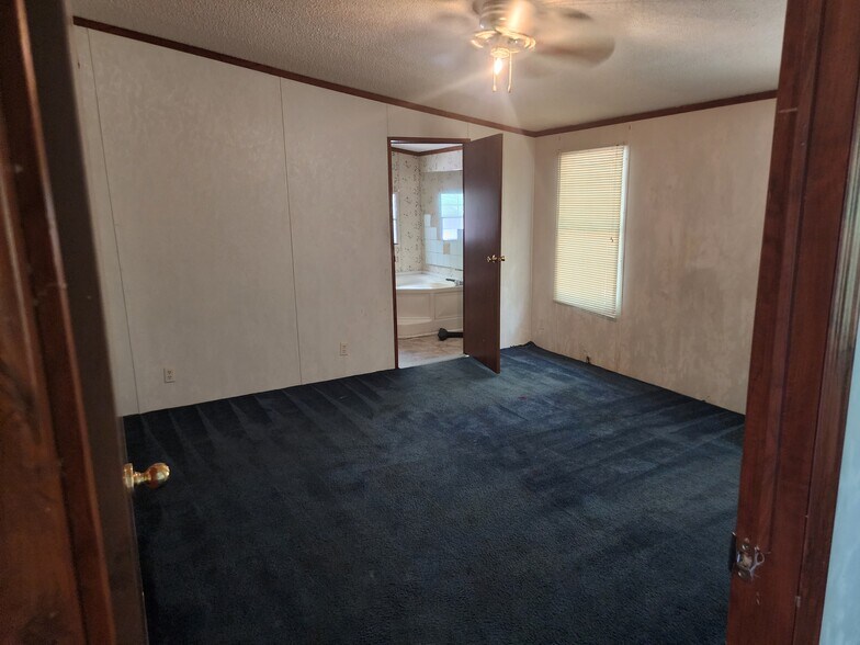 Building Photo - 245 Turtle Hill Ct