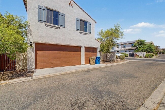 Building Photo - 20515 W Maiden Ln