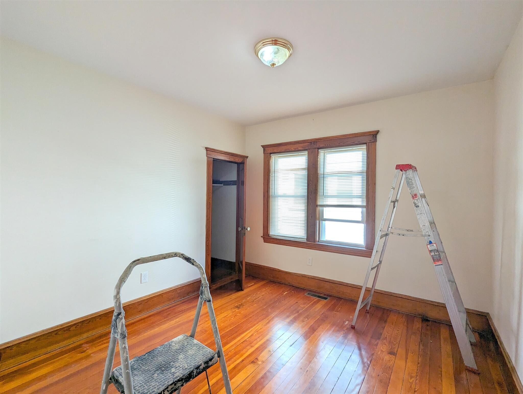 Building Photo - 108 W Quincy St