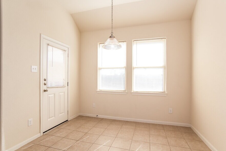 Building Photo - 3014 Rose Trace Dr