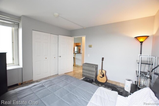 Building Photo - 555 E William St