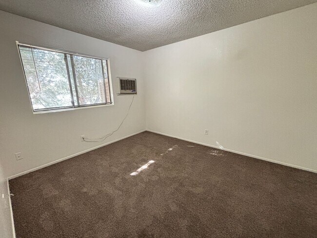 Building Photo - West Lancaster Apartment