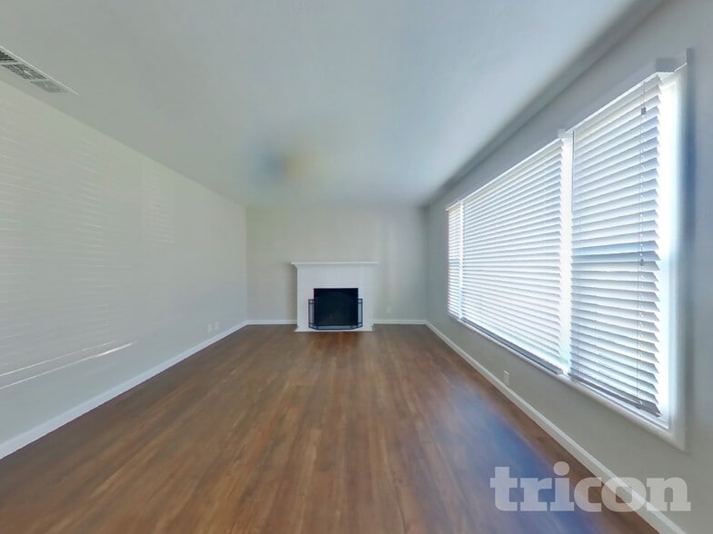 Building Photo - 2316 Viola St