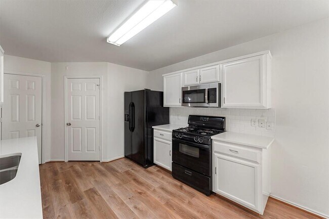 Building Photo - 446 Laurel Sage Dr