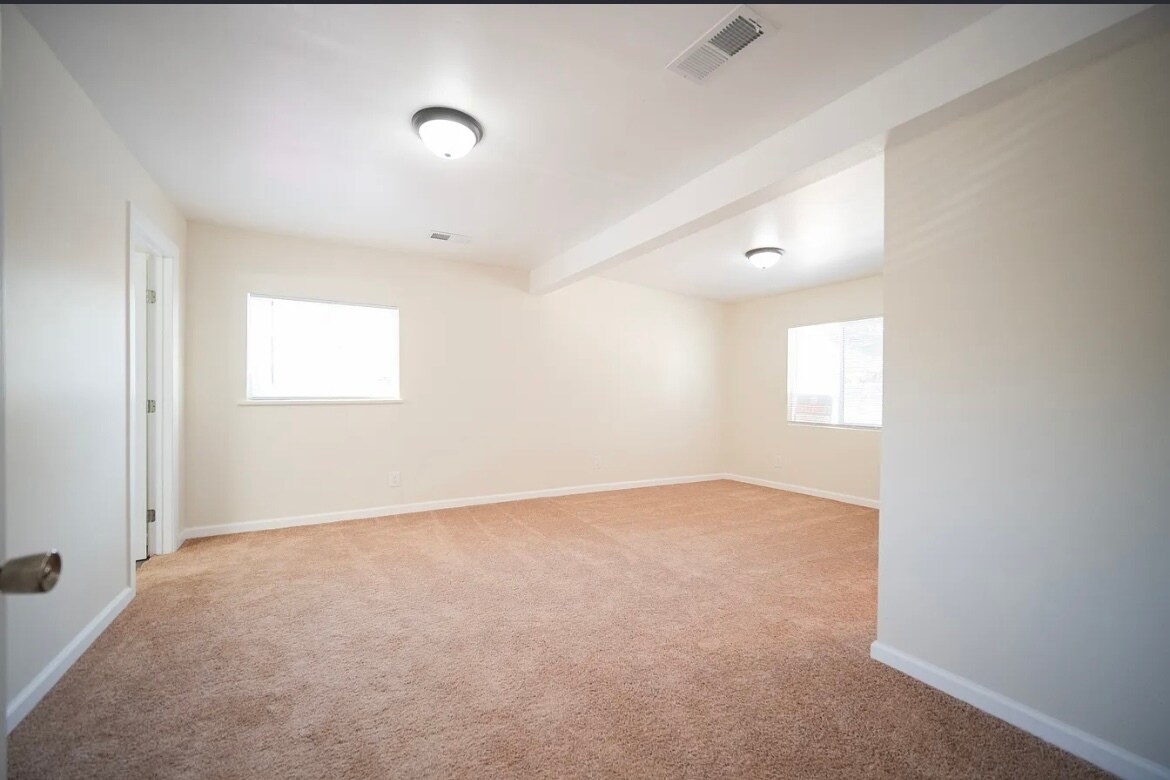 Building Photo - 315 Atrisco Dr SW