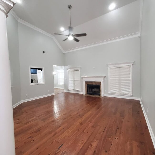 Building Photo - Spacious 3-Bedroom Home with Open Floor Plan and Fenced Backyard in Hahira, GA