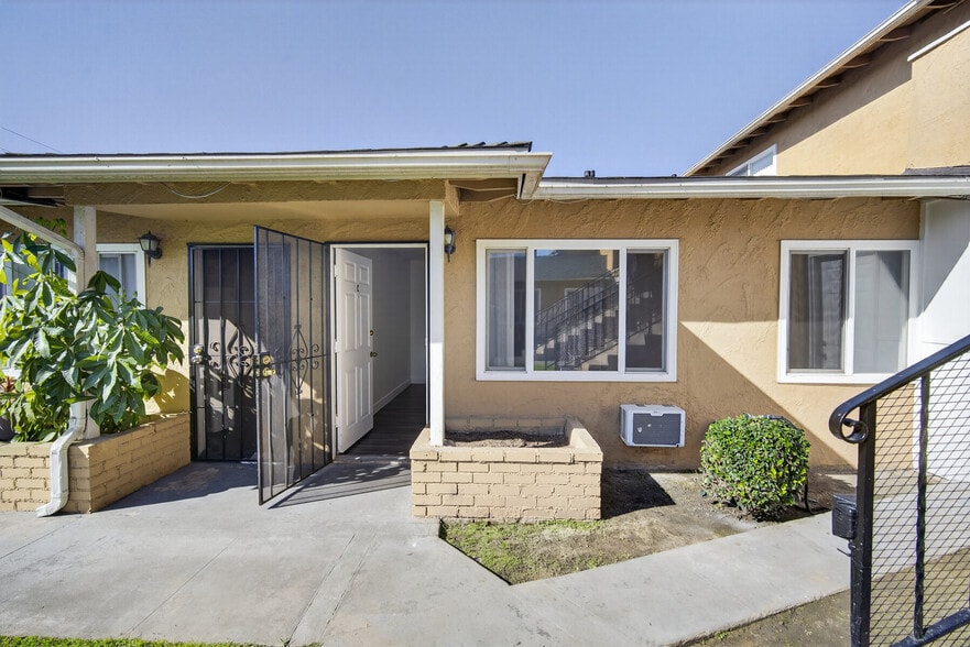 Building Photo - 2100 W Ball Rd