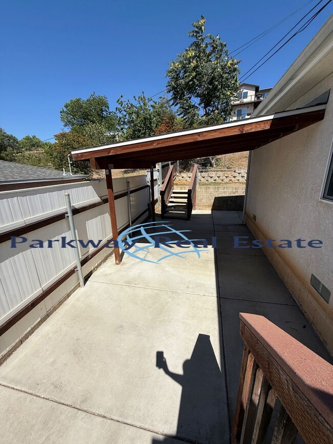 Building Photo - 8549-8551 Wintergardens Blvd.