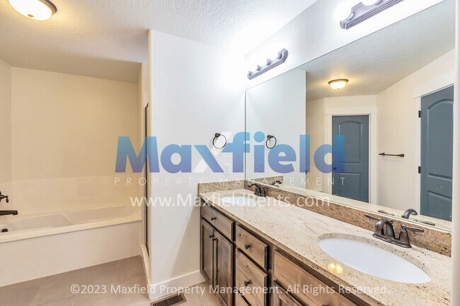 Building Photo - Traverse Mountain View Home
