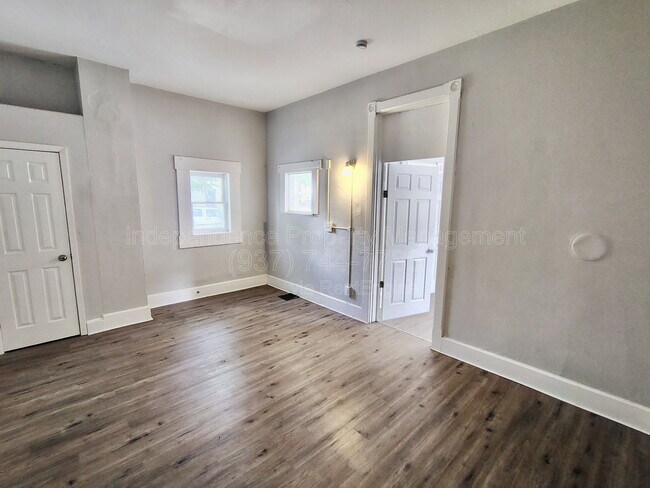 Building Photo - 817 S Main St