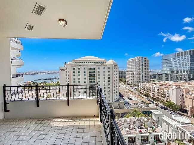 Building Photo - Sophisticated 1BD/2BA Condo in Marina District with City & Bay Views, Office & Resort-Style Ameni...