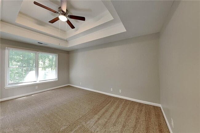Building Photo - 5665 Enchantress Ln NE