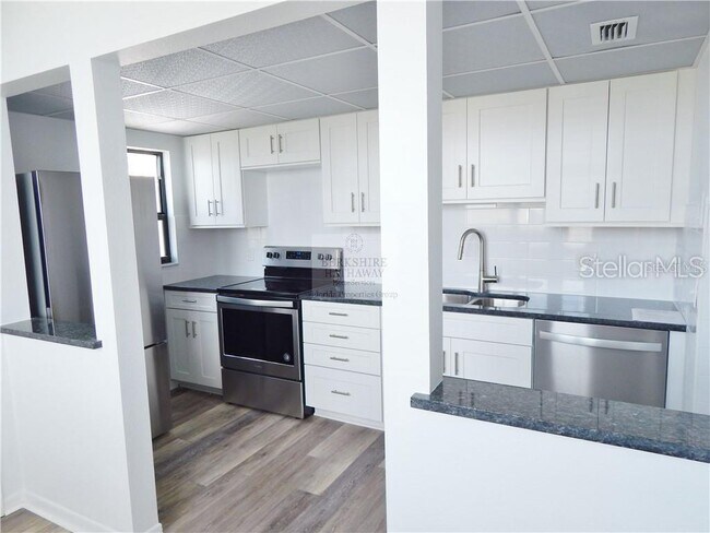 Building Photo - 300 Woodette Dr