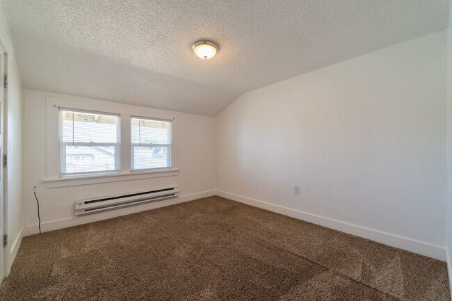 Building Photo - Charming 4bd/2ba Tacoma House for Rent!