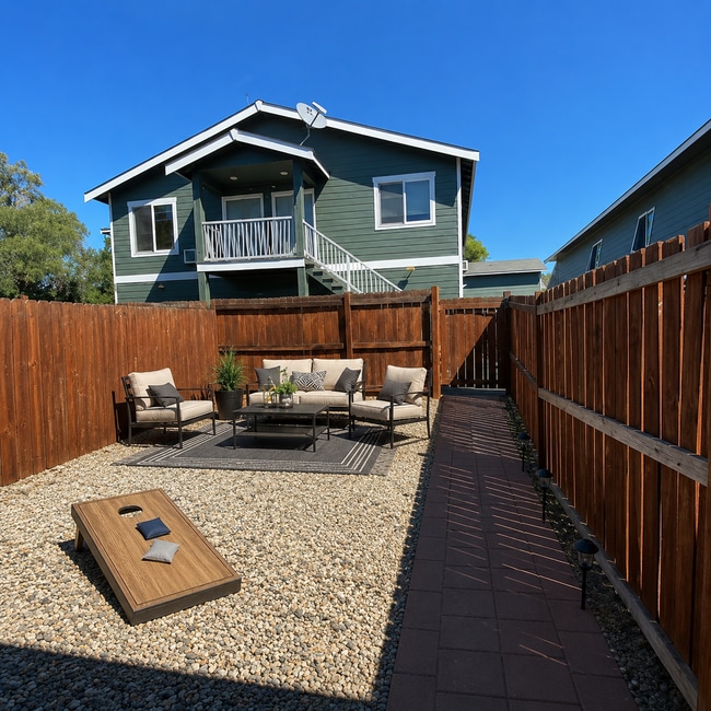Building Photo - 1516 N Brook Ct