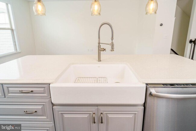 Building Photo - 23503 Adagio Terrace