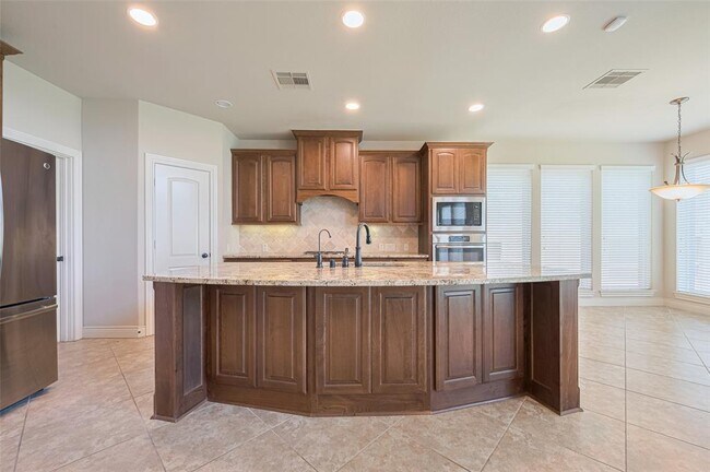 Building Photo - 27906 Colonial Point Dr