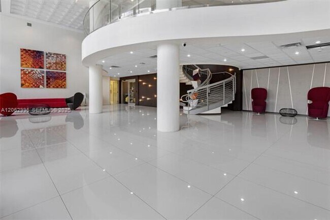 Building Photo - 5701 Collins Ave