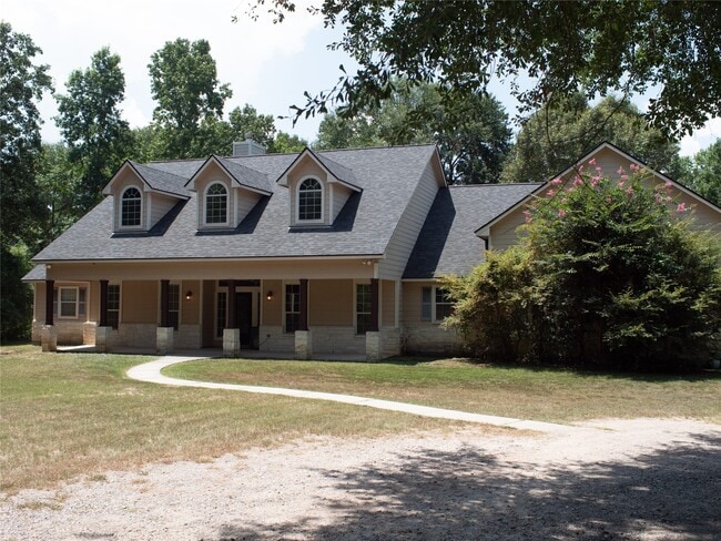 Primary Photo - 427 Trace Way Dr
