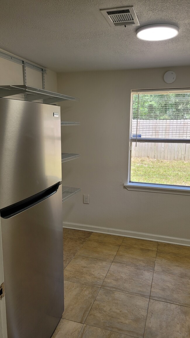 Building Photo - 12 Concordia Blvd