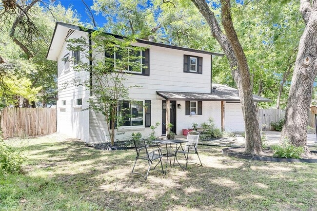 Building Photo - 908 Hermitage Dr