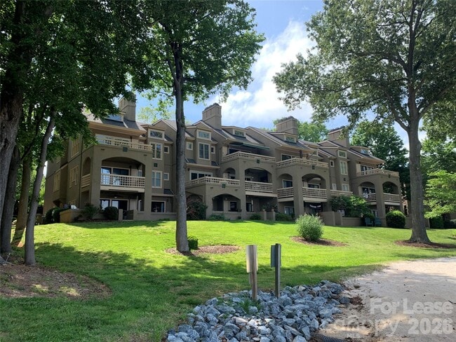 Building Photo - 672 Portside Dr