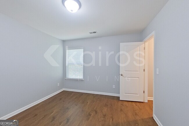 Building Photo - 140 Mandy Ln