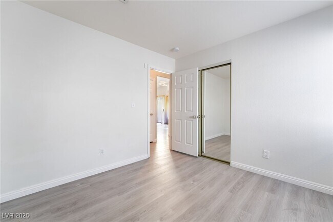 Building Photo - 1512 Iron Springs Dr
