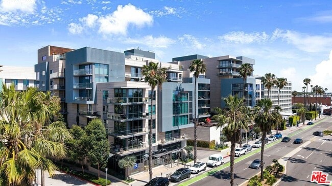 Building Photo - 1755 Ocean Ave