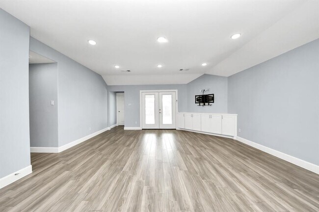 Building Photo - 333 Mammoth Springs Ln