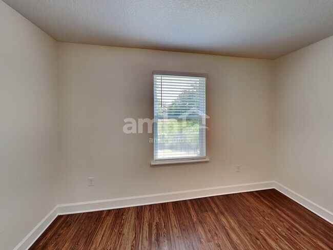 Building Photo - 8649 Highfield Ave