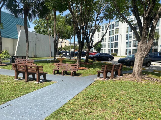 Building Photo - 17620 Atlantic Blvd