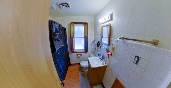 Building Photo - 3D Tour Available - Attached Garage + Washer & Dryer Included + Great Back Deck! Available August...