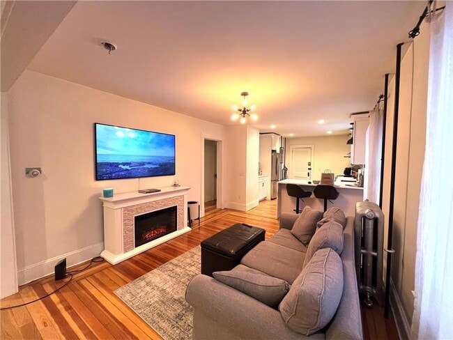 Building Photo - 16 Apthorp Ave