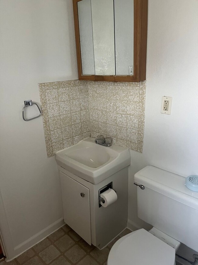 Building Photo - 3-Bedroom Home Near Middle & High School with Large Fenced Yard!