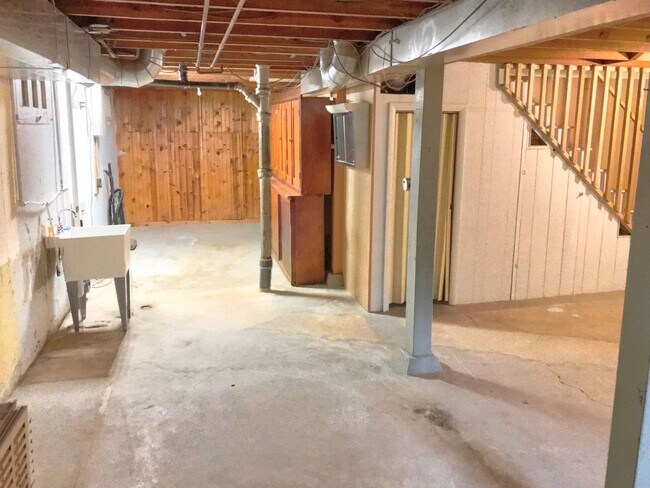 Building Photo - Adorable Hazelwood Bungalow on Secluded Road with Detached Garage, Expansive Basement and Yard