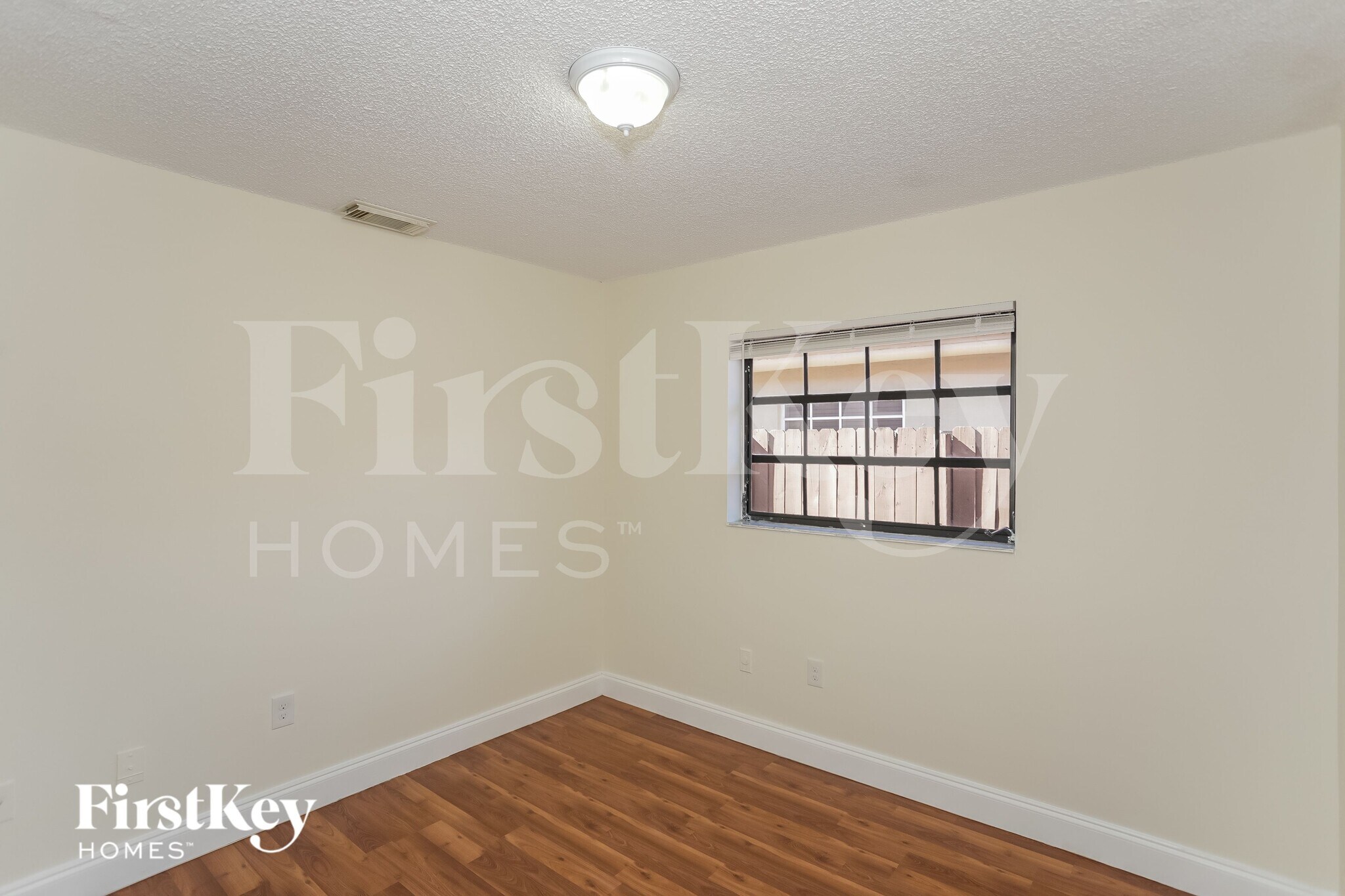 Building Photo - 2664 W 70th Pl
