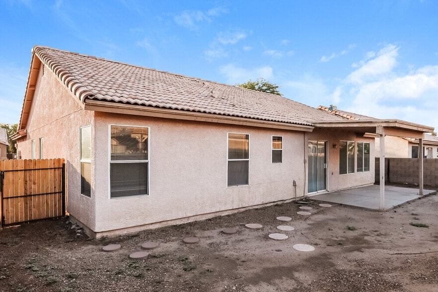 Building Photo - 7519 W Summer Sky Dr