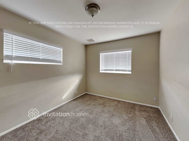 Building Photo - 2039 E Osborn Rd