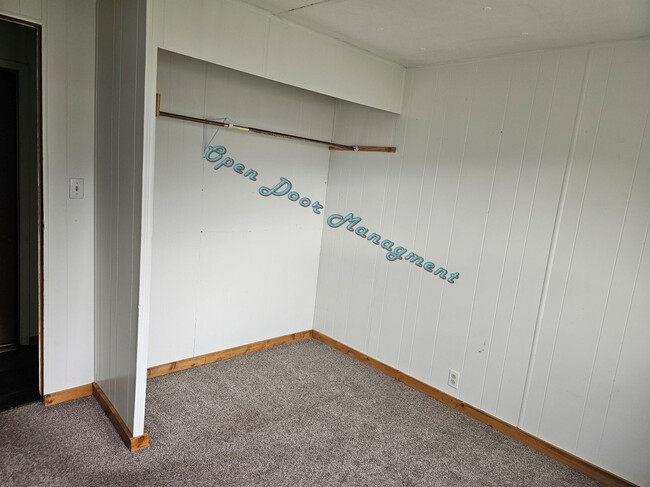 Building Photo - 1360 Joy Ln