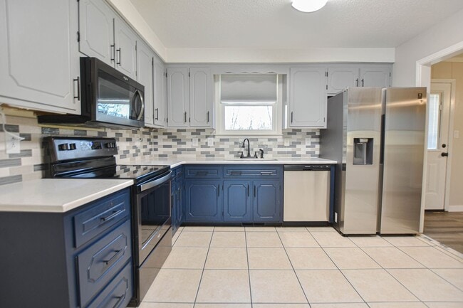 Building Photo - 414 Sango Rd