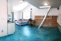 Building Photo - 3420