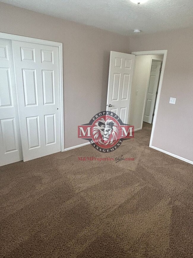 Building Photo - Beautiful 3 Bed 2.5 Bath - 2 Story Home in...
