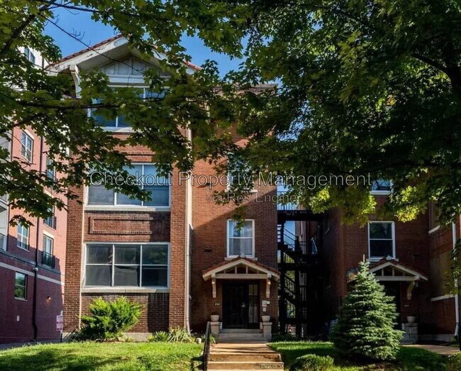 Building Photo - 5535 Pershing Ave
