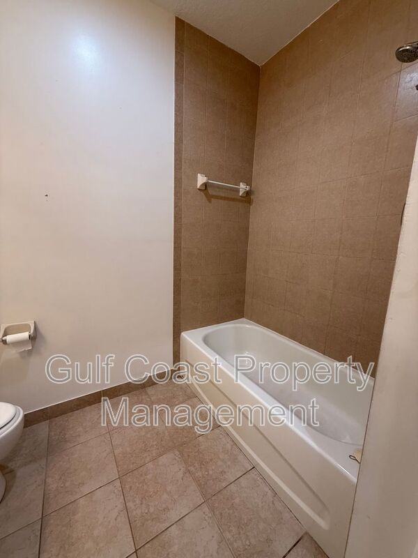 Building Photo - 8416 Bernwood Cove Loop