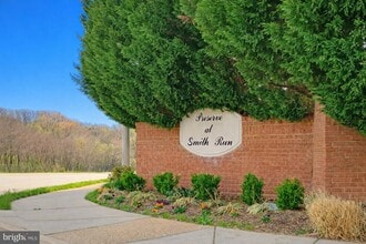 Building Photo - 1043 Hotchkiss Pl