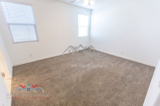 Building Photo - 1673 N Wrigley Dr