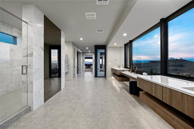 Building Photo - 810 Dragons Eye Dr