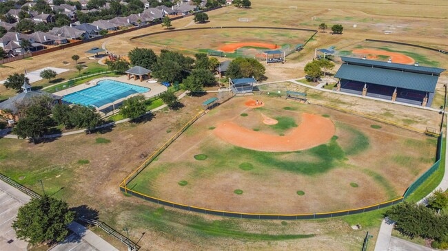 Building Photo - 9535 Empress Crossing Dr